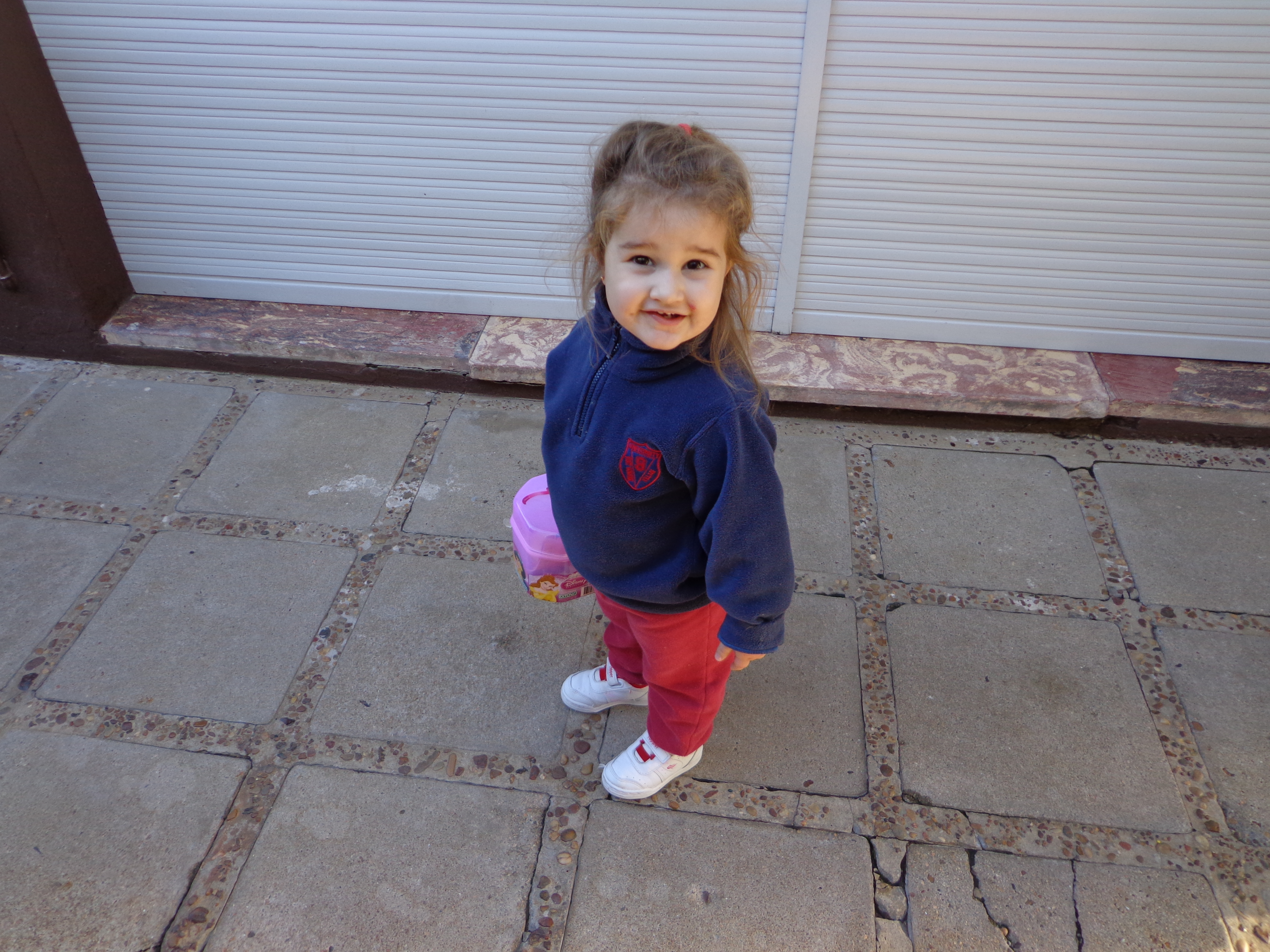 fotos/2012-12-25 - Iara en la casa de la abuela mirta/DSC00045.JPG